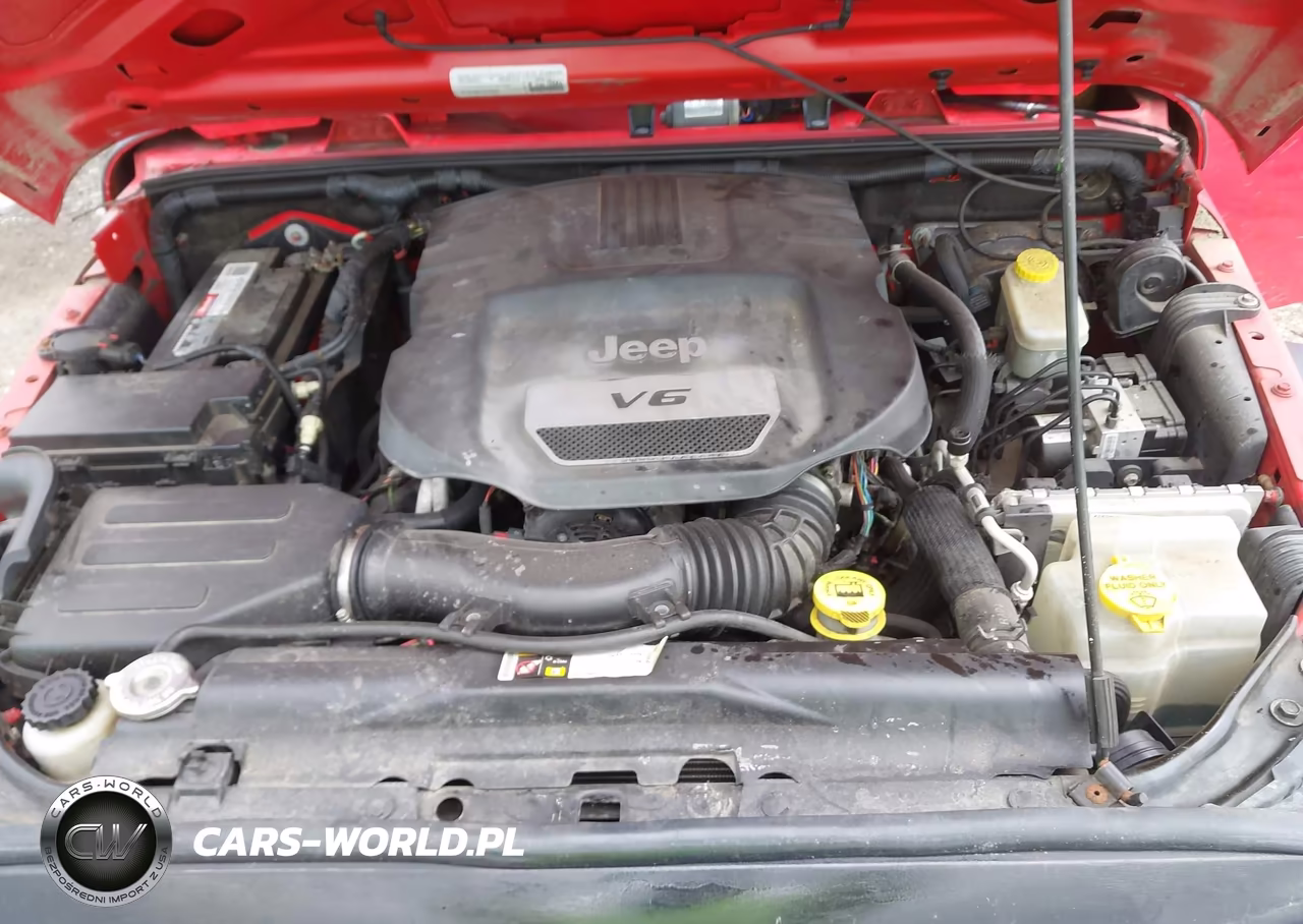 2015 Jeep Wrangler Unlimited Sport VIN:1C4BJWDGXFL555318 - 10