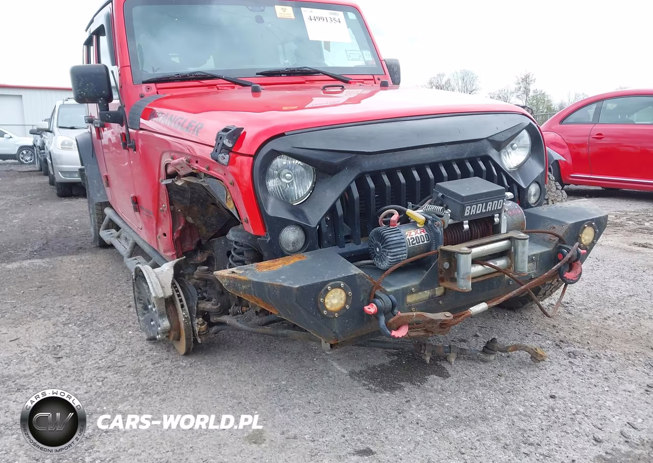 2015 Jeep Wrangler Unlimited Sport VIN:1C4BJWDGXFL555318 - 6