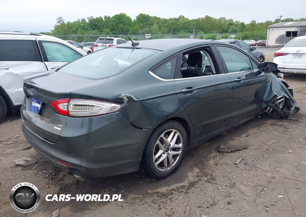 2015 Ford Fusion Se VIN:1FA6P0HD9F5108325 - 4
