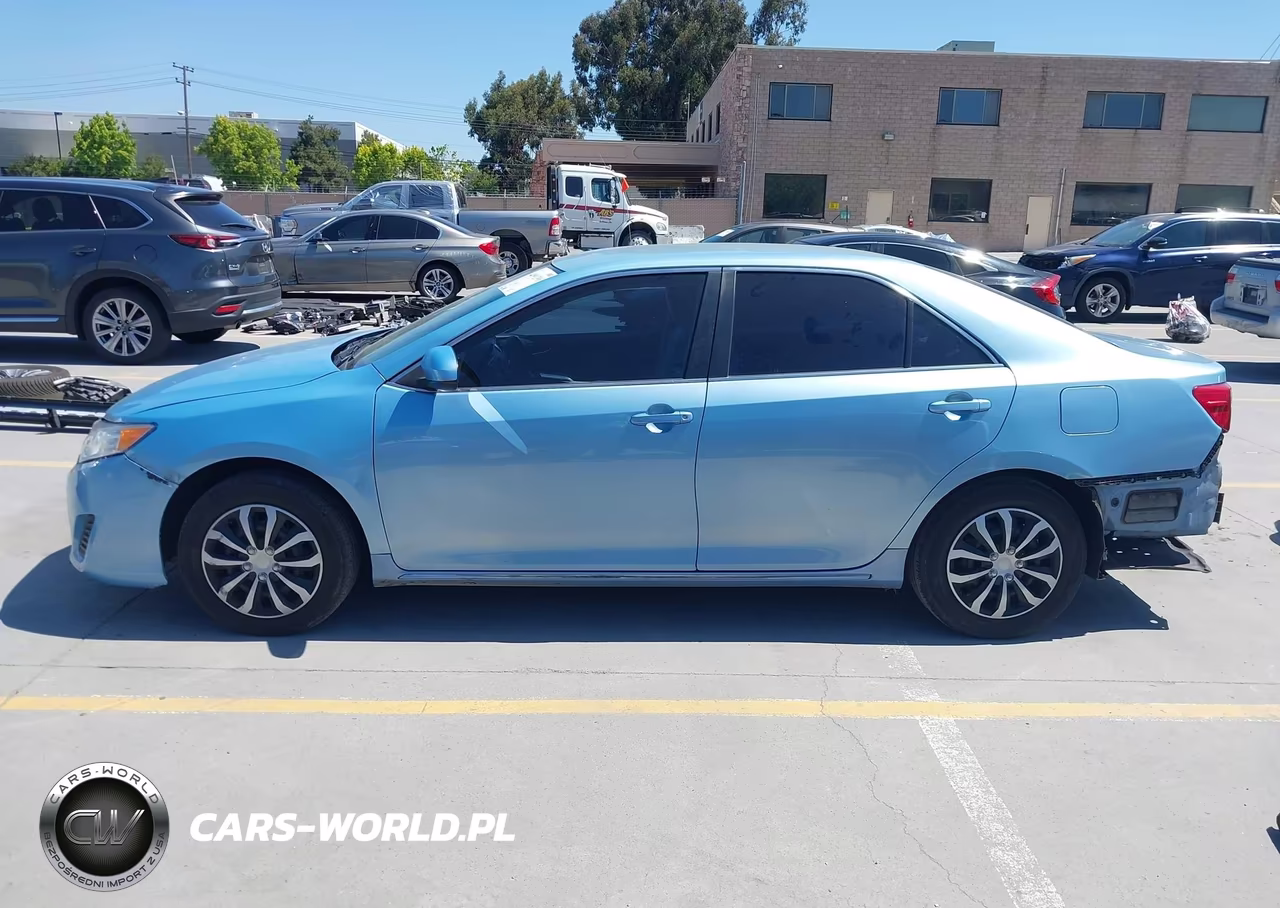 2013 Toyota Camry Hybrid Le VIN:4T1BD1FK6DU073055 - 15