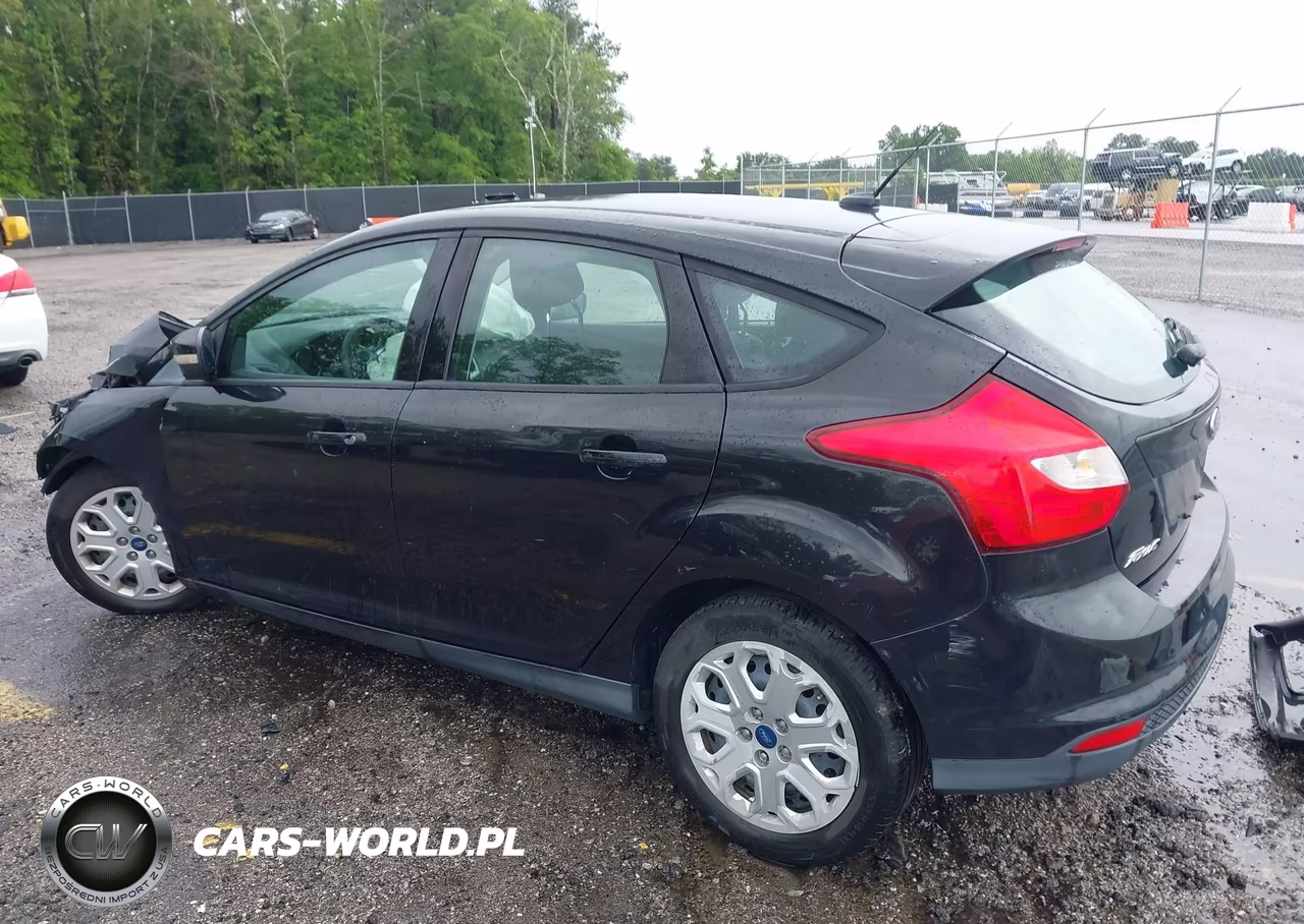 2012 Ford Focus Se VIN:1FAHP3K21CL318913 - 3