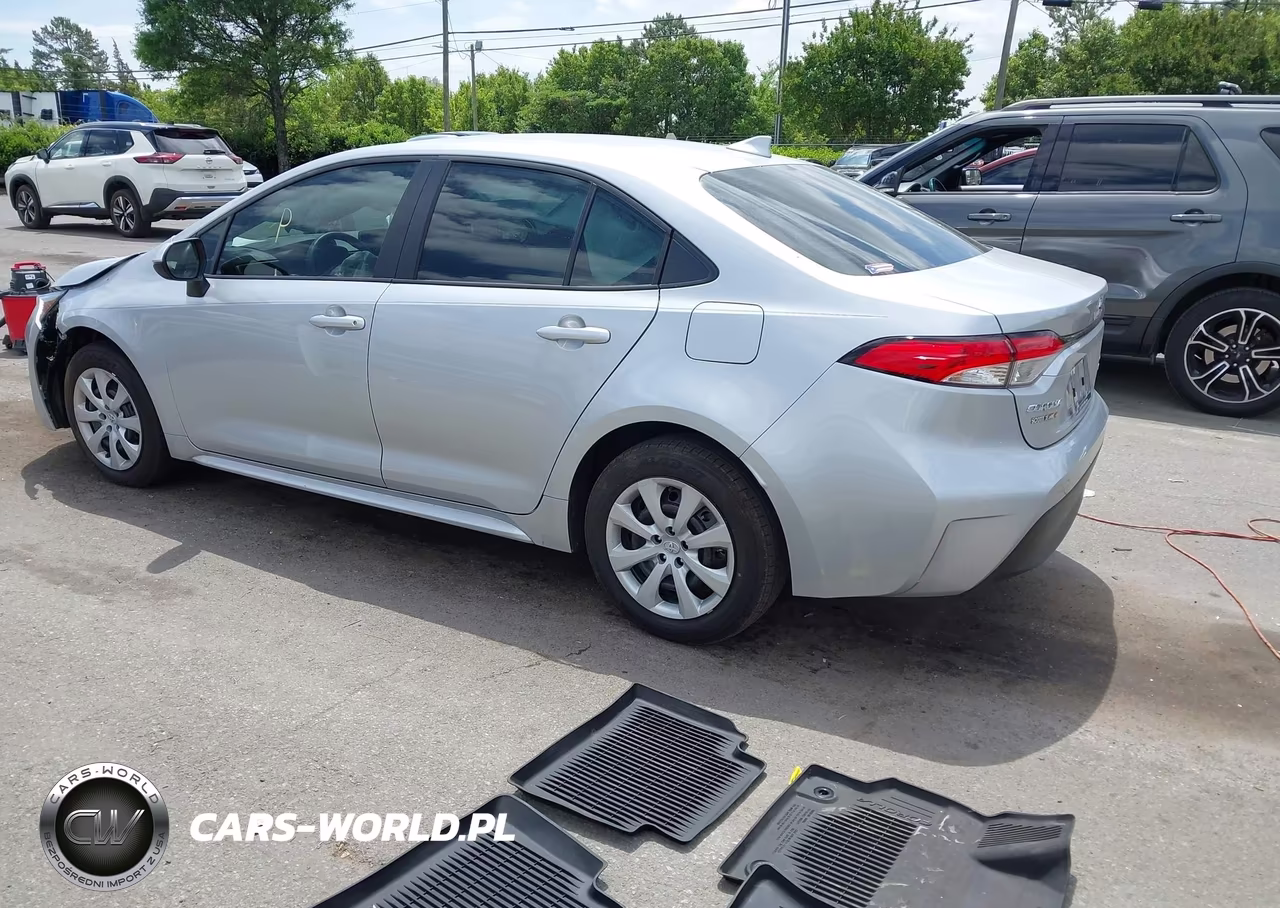 2026 Toyota Corolla Hybrid Hybrid Le VIN:JTDBCMFE7T3138048 - 3
