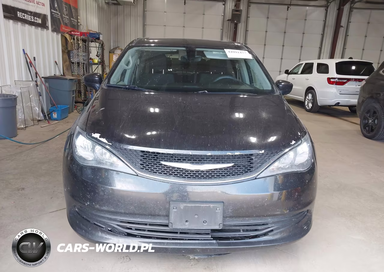 2017 Chrysler Pacifica Touring VIN:2C4RC1DG5HR610618 - 12