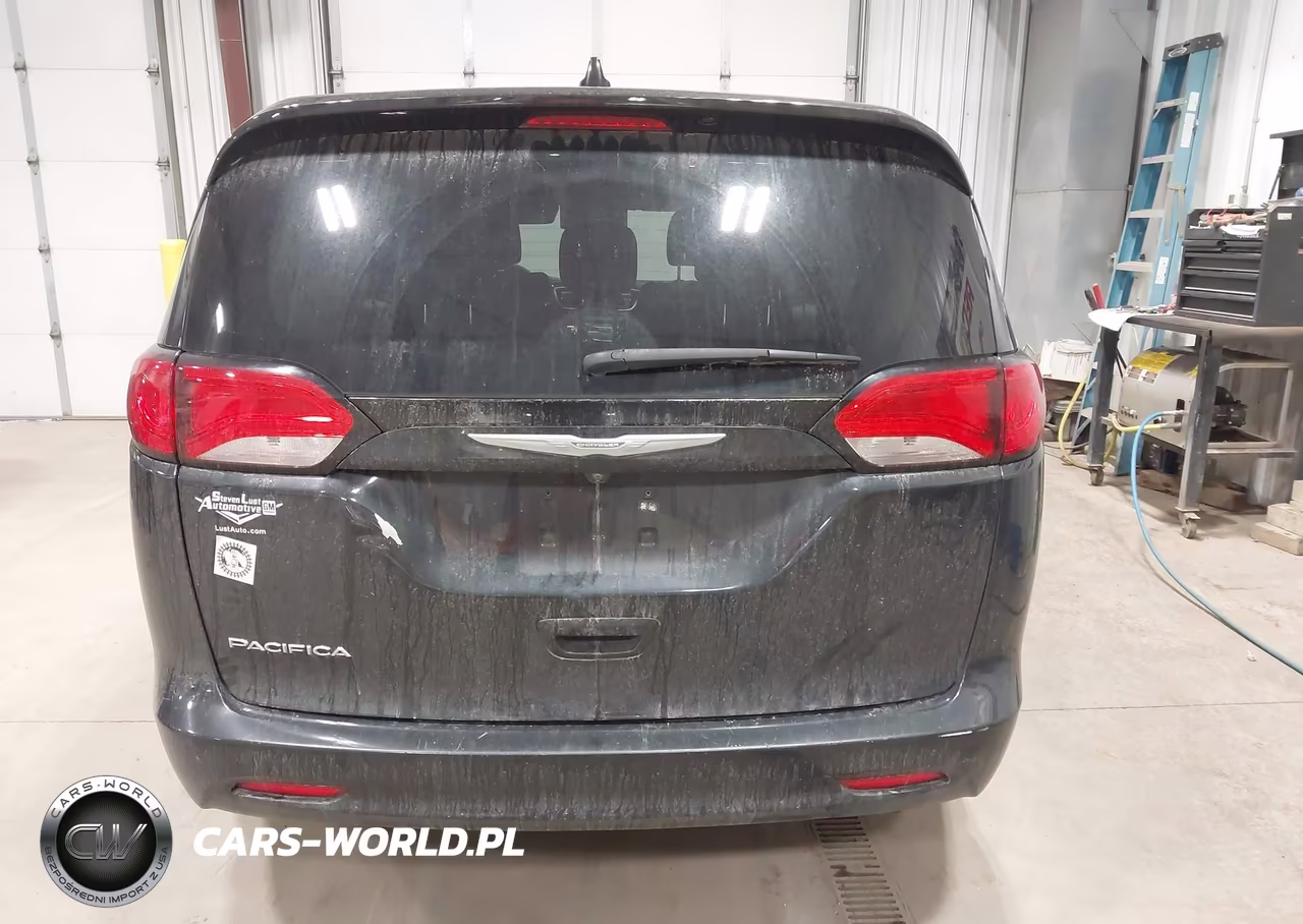 2017 Chrysler Pacifica Touring VIN:2C4RC1DG5HR610618 - 16