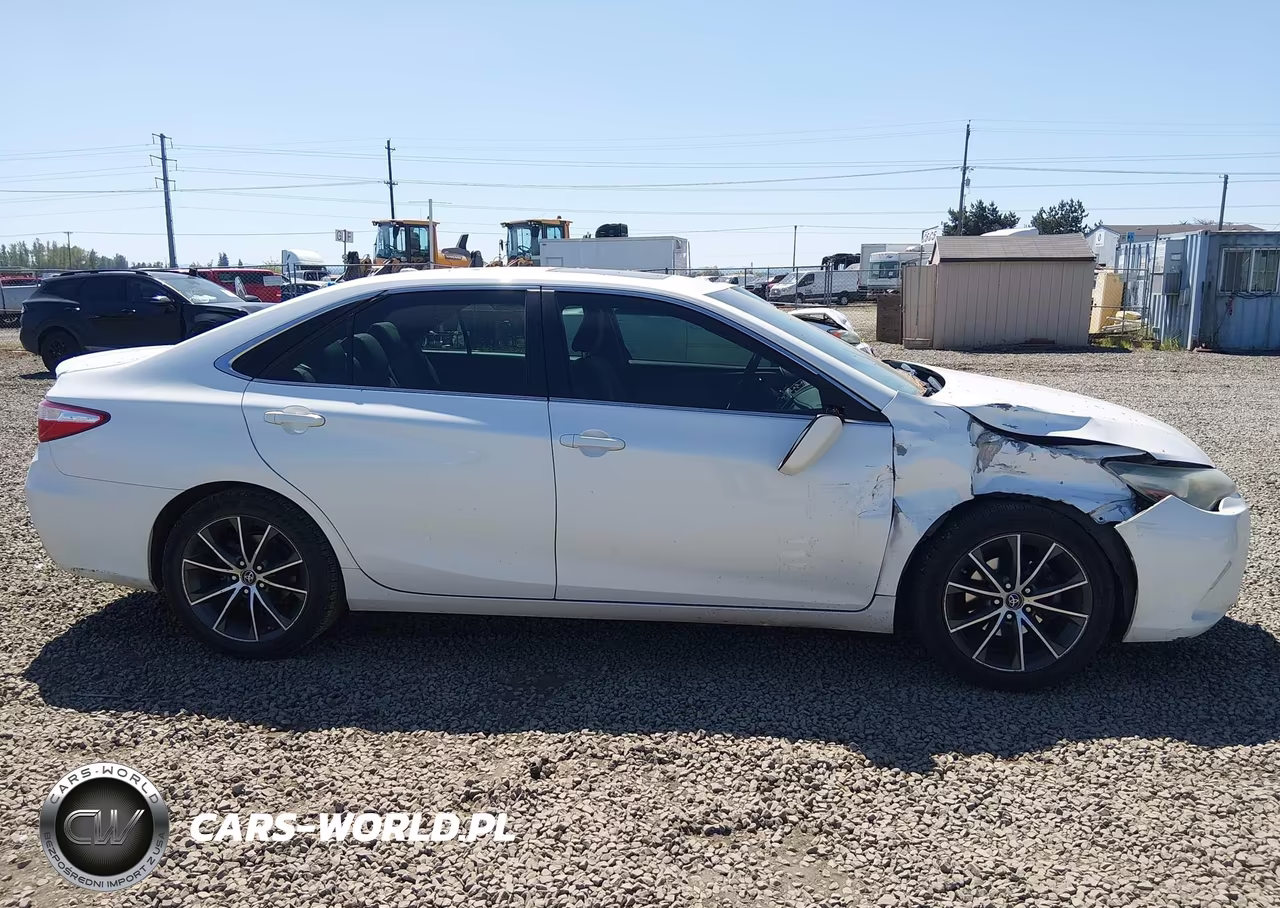 2016 Toyota Camry Xse VIN:4T1BF1FK8GU158171 - 13