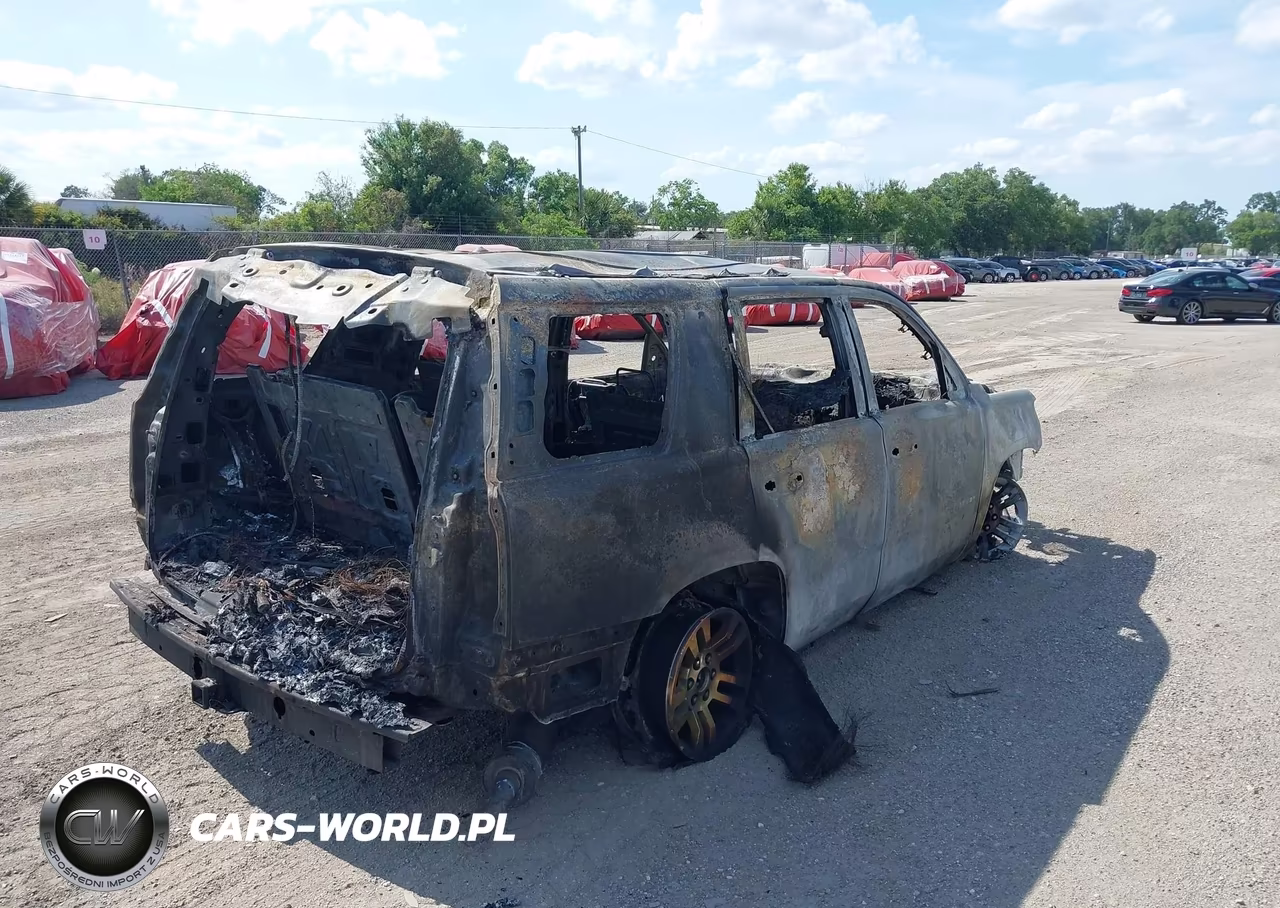 2019 Chevrolet Tahoe Lt VIN:1GNSCBKC1KR116431 - 4
