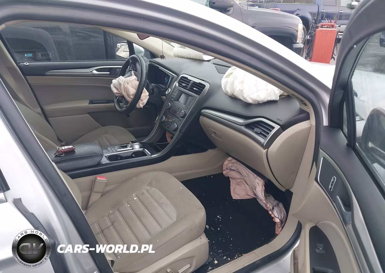 2018 Ford Fusion Hybrid Se VIN:3FA6P0LUXJR127916 - 5