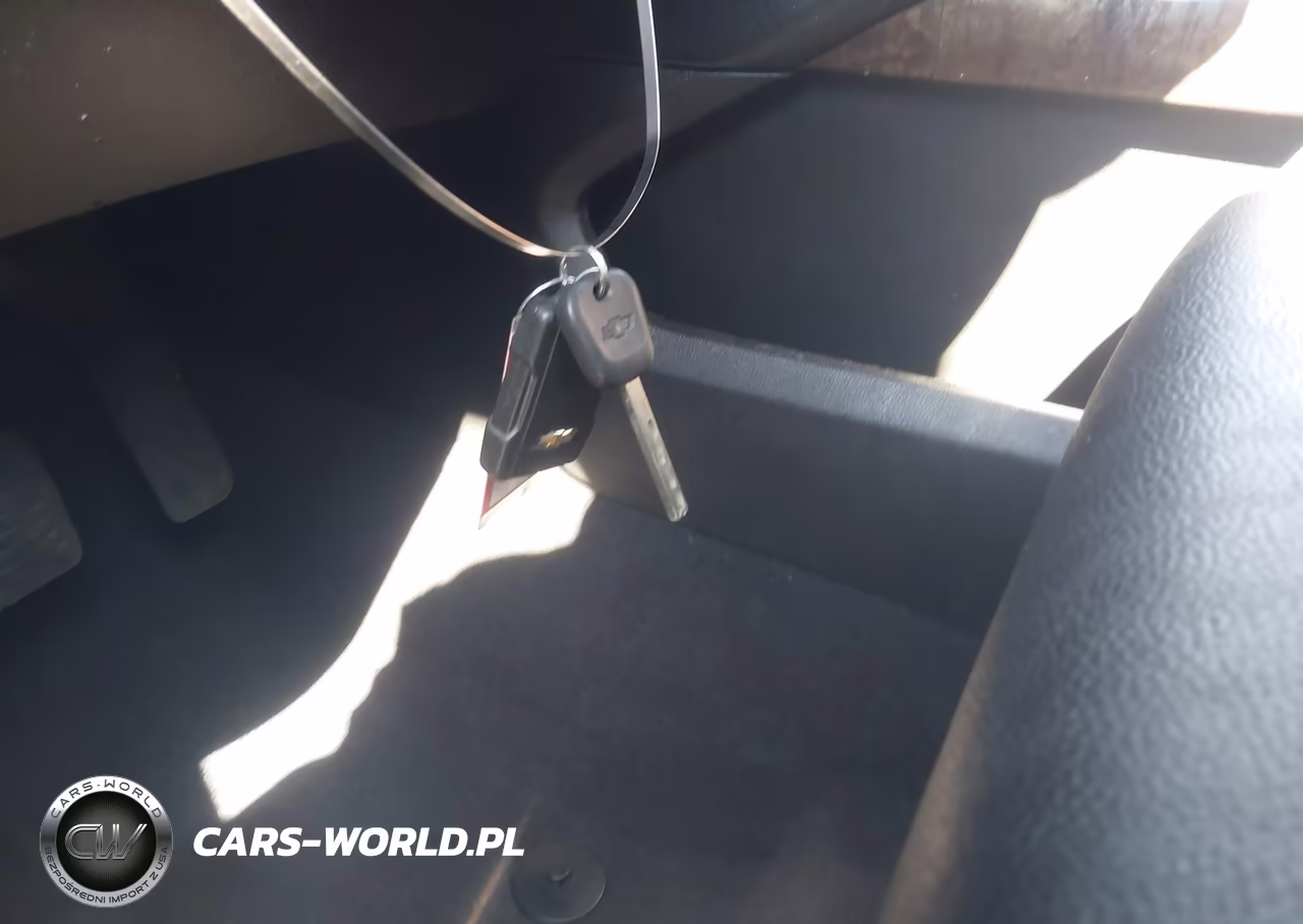 2019 Chevrolet Suburban Lt VIN:1GNSKHKC0KR123120 - 11