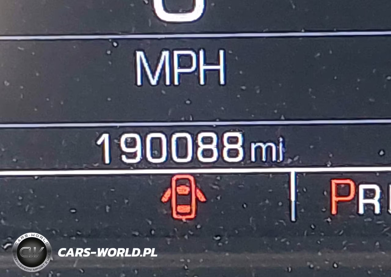2019 Chevrolet Suburban Lt VIN:1GNSKHKC0KR123120 - 16
