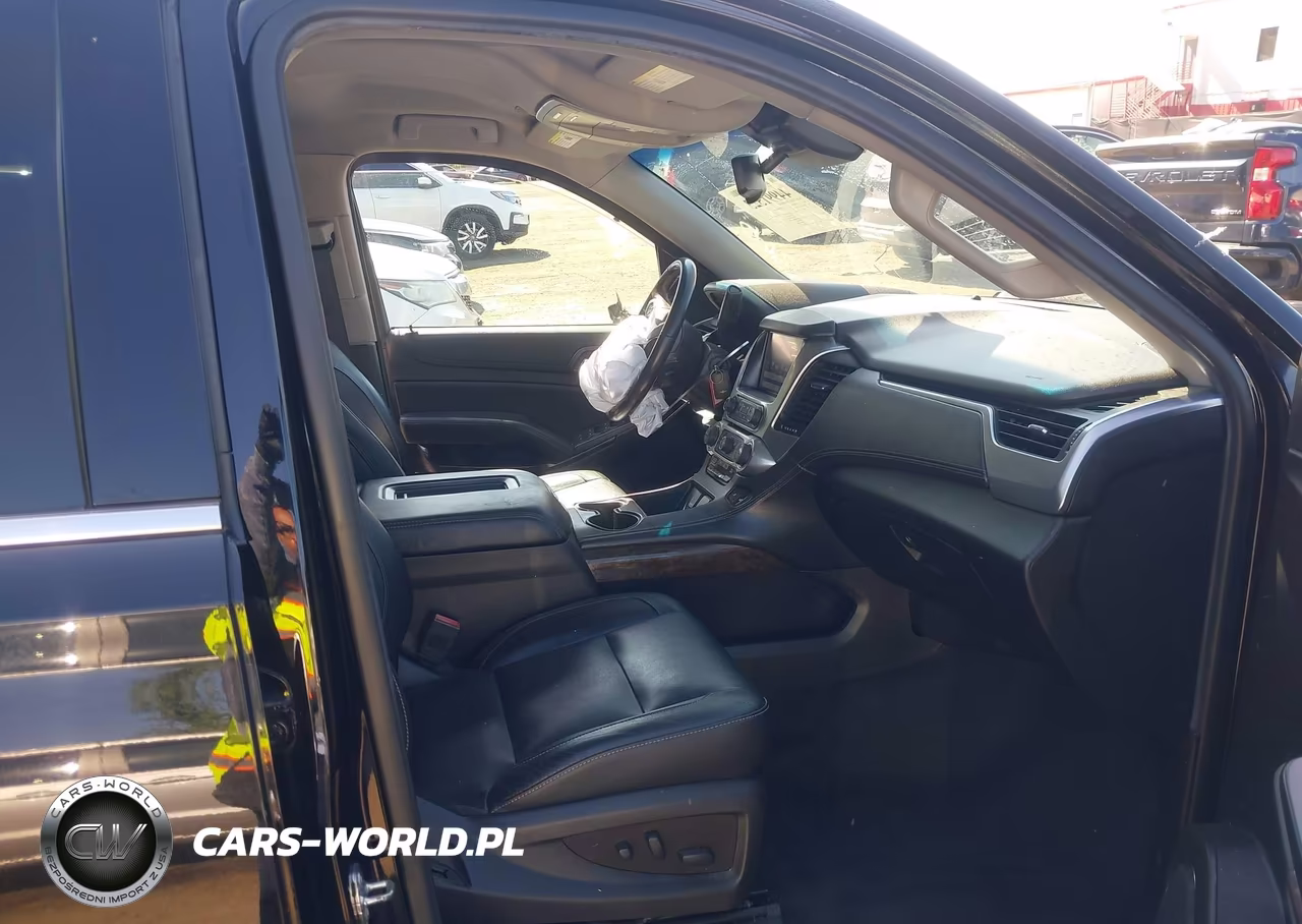 2019 Chevrolet Suburban Lt VIN:1GNSKHKC0KR123120 - 5