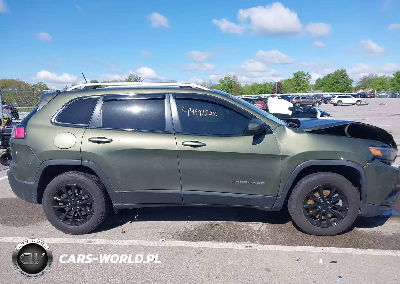 2019 Jeep Cherokee Latitude 4X4 VIN:1C4PJMCX5KD158857 - 13