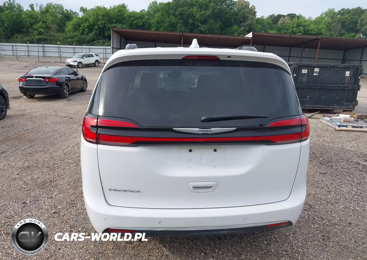 2022 Chrysler Pacifica Touring L VIN:2C4RC1BG1NR167415 - 17