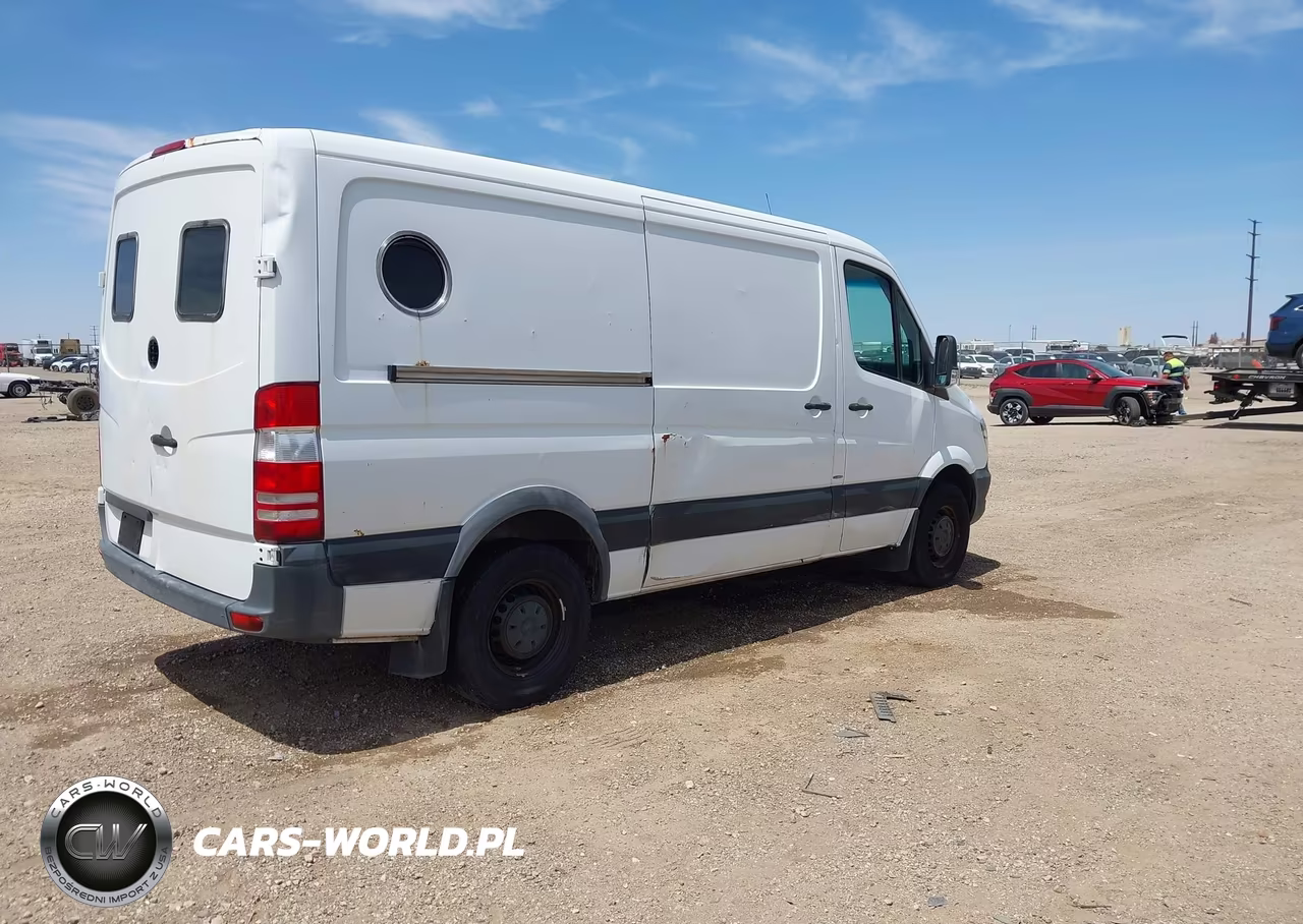 2016 Mercedes-Benz Sprinter 2500 Normal Roof VIN:WD3PE7DD2GP310958 - 4