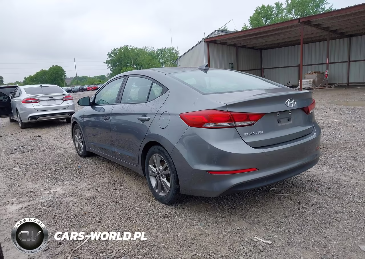 2018 Hyundai Elantra Value Edition VIN:5NPD84LF8JH372241 - 3