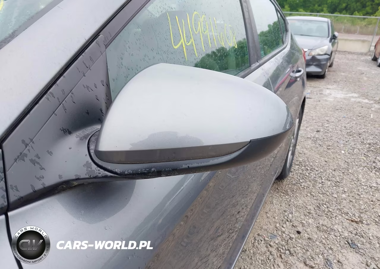 2018 Hyundai Elantra Value Edition VIN:5NPD84LF8JH372241 - 9