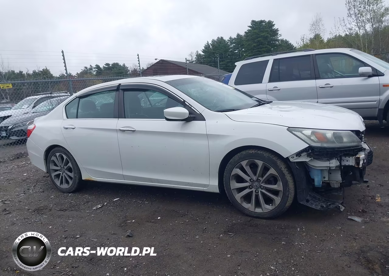 2015 Honda Accord Sport VIN:1HGCR2F52FA051358 - 14