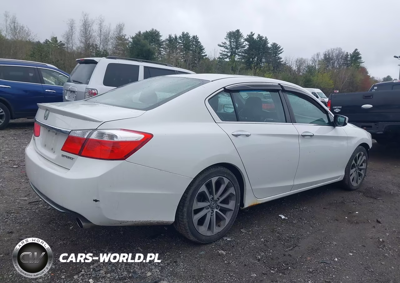 2015 Honda Accord Sport VIN:1HGCR2F52FA051358 - 4