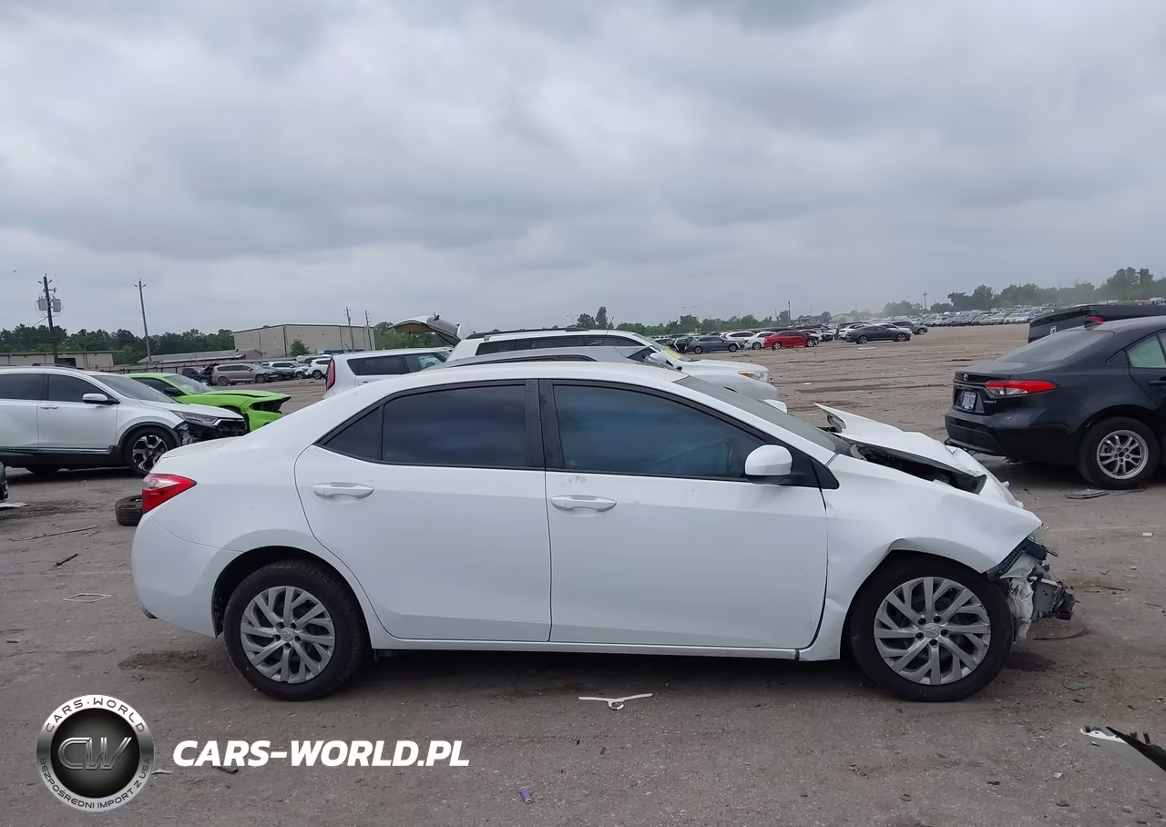 2017 Toyota Corolla Le VIN:5YFBURHE7HP702674 - 13