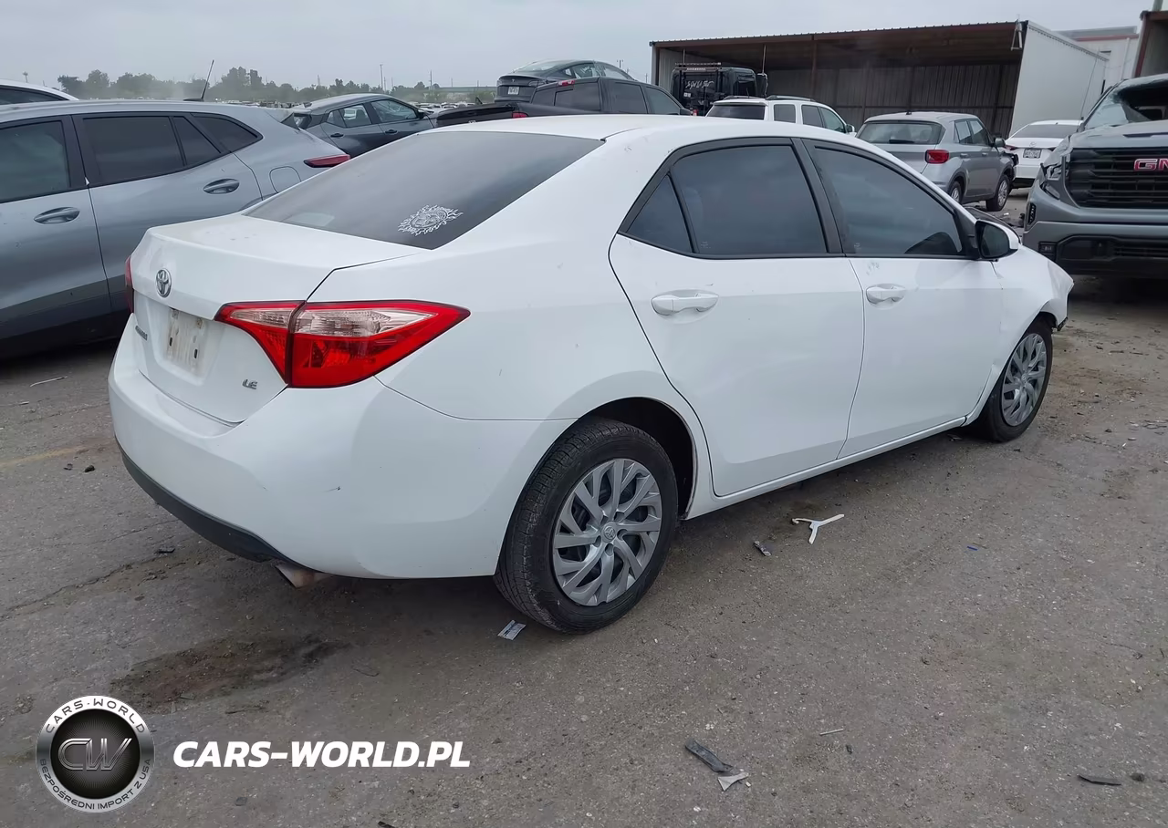 2017 Toyota Corolla Le VIN:5YFBURHE7HP702674 - 4