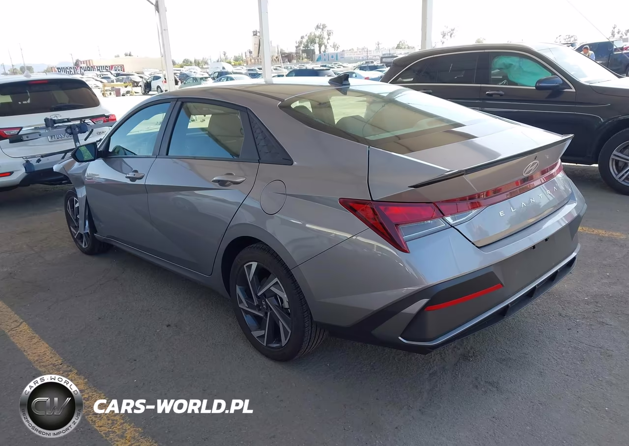 2025 Hyundai Elantra Sel Sport VIN:KMHLM4DGXSU011787 - 3