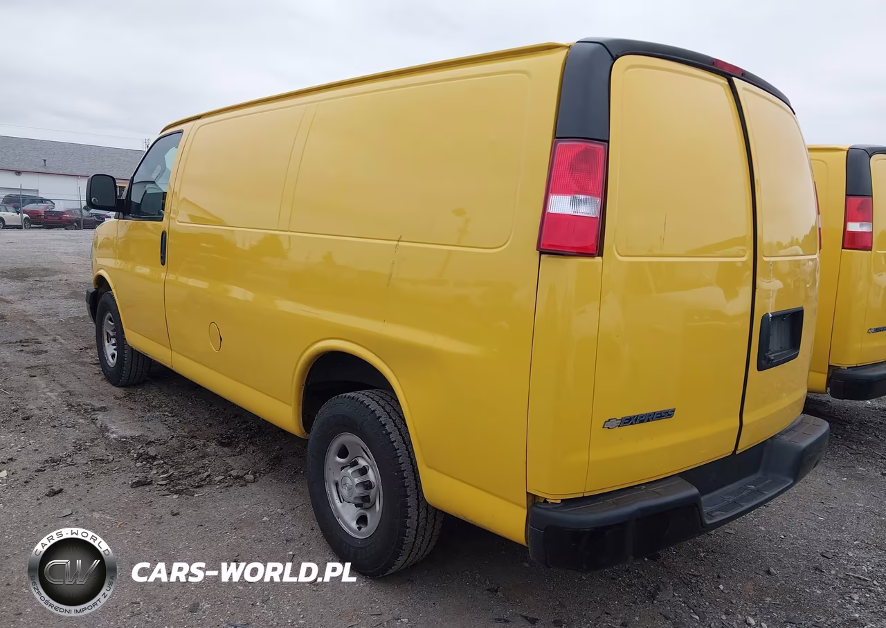 2018 Chevrolet Express 2500 Work Van VIN:1GCWGAFG9J1316461 - 3