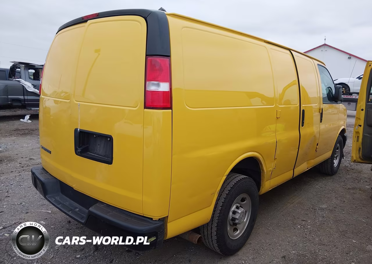 2018 Chevrolet Express 2500 Work Van VIN:1GCWGAFG9J1316461 - 4