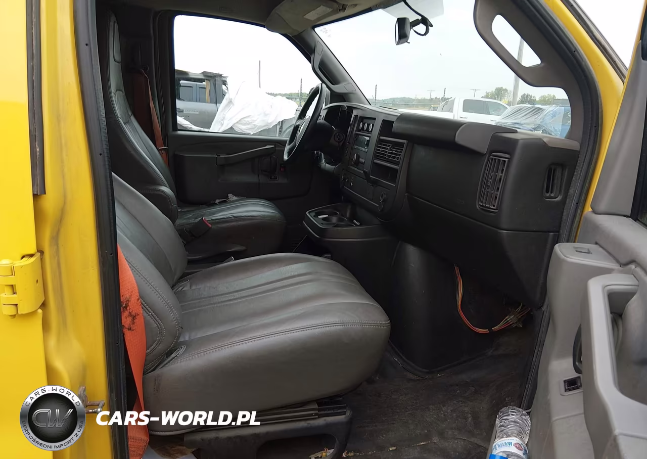 2018 Chevrolet Express 2500 Work Van VIN:1GCWGAFG9J1316461 - 5