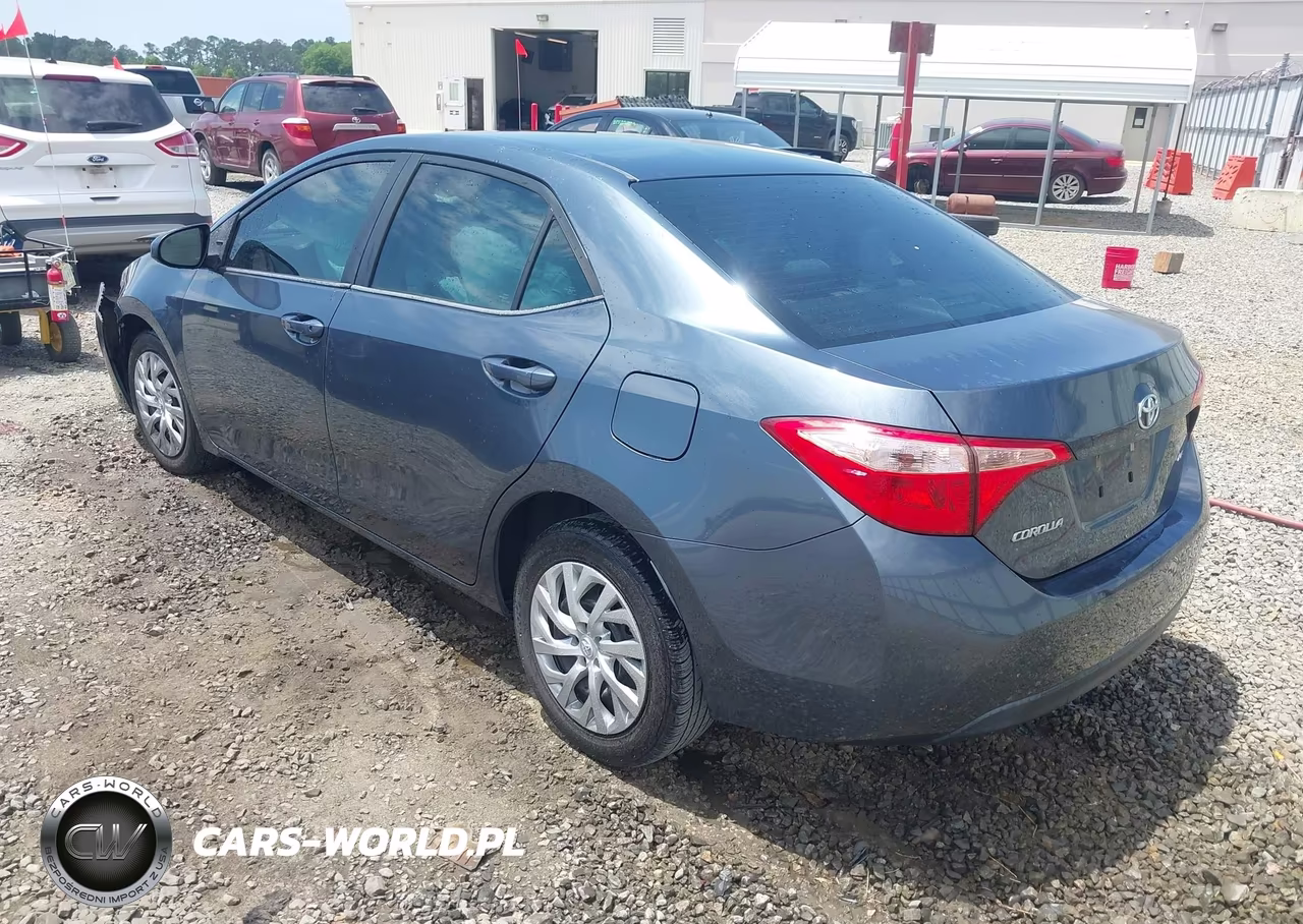 2019 Toyota Corolla Le VIN:2T1BURHEXKC236486 - 3