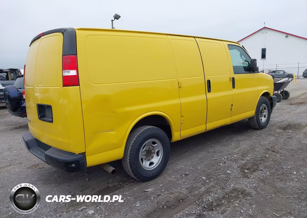 2018 Chevrolet Express 2500 Work Van VIN:1GCWGAFG4J1322118 - 4