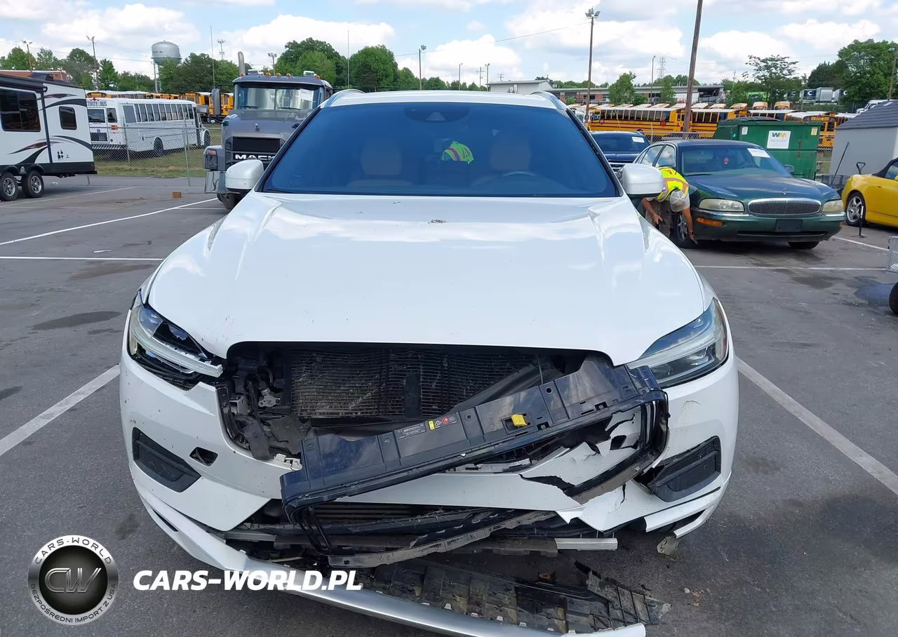 2018 Volvo Xc60 T5 Momentum VIN:YV4102RK1J1065646 - 12