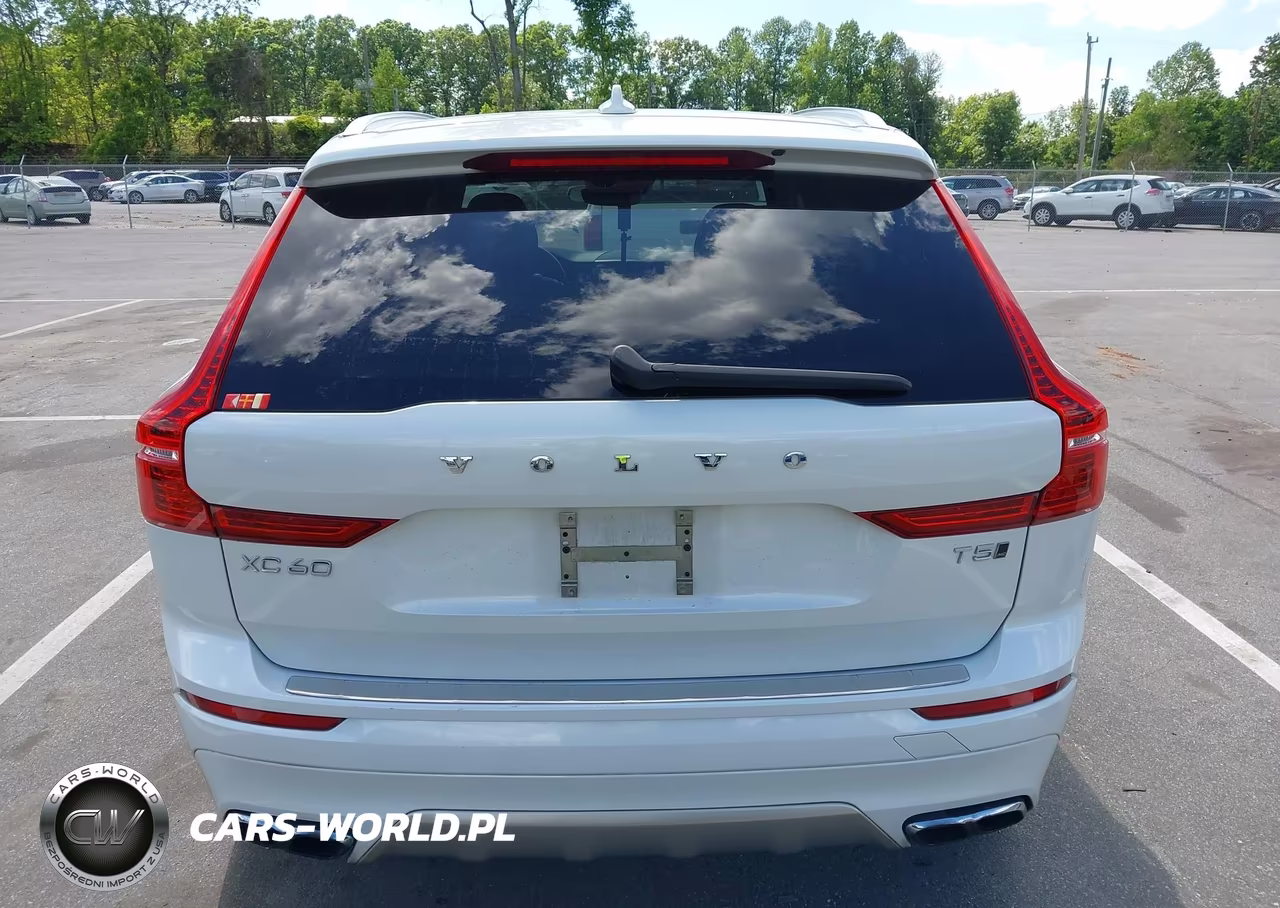 2018 Volvo Xc60 T5 Momentum VIN:YV4102RK1J1065646 - 16