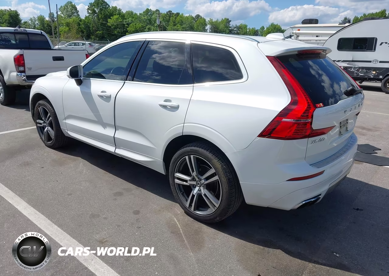 2018 Volvo Xc60 T5 Momentum VIN:YV4102RK1J1065646 - 3