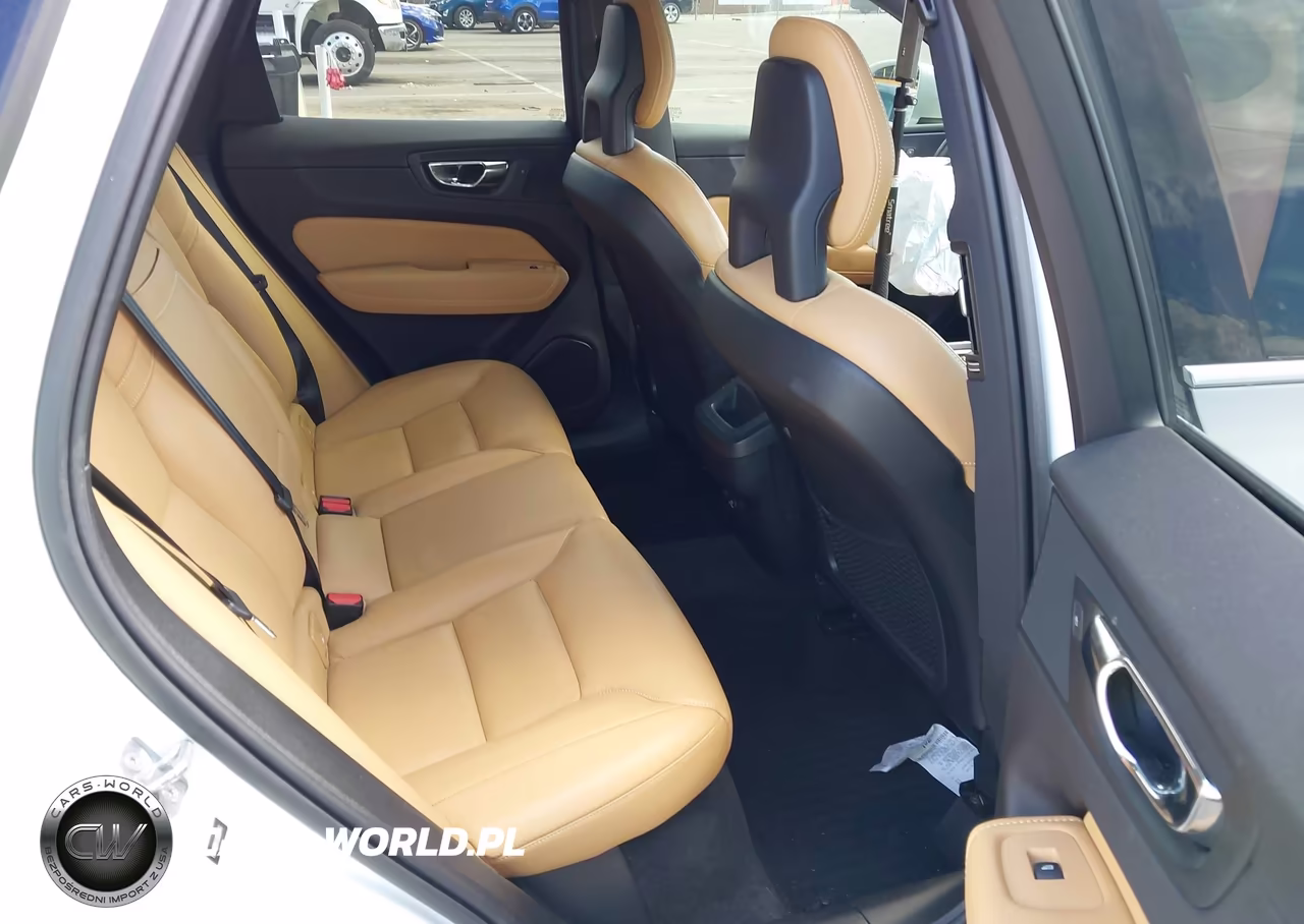 2018 Volvo Xc60 T5 Momentum VIN:YV4102RK1J1065646 - 8