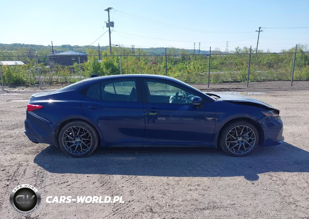 2025 Toyota Camry Xse VIN:4T1DBADK0SU027073 - 13