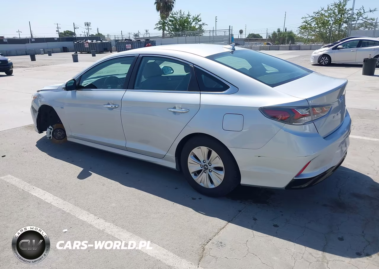 2019 Hyundai Sonata Hybrid Se VIN:KMHE24L34KA087648 - 3