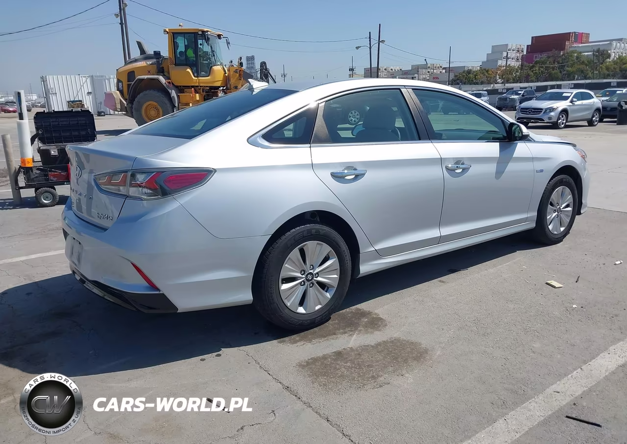 2019 Hyundai Sonata Hybrid Se VIN:KMHE24L34KA087648 - 4