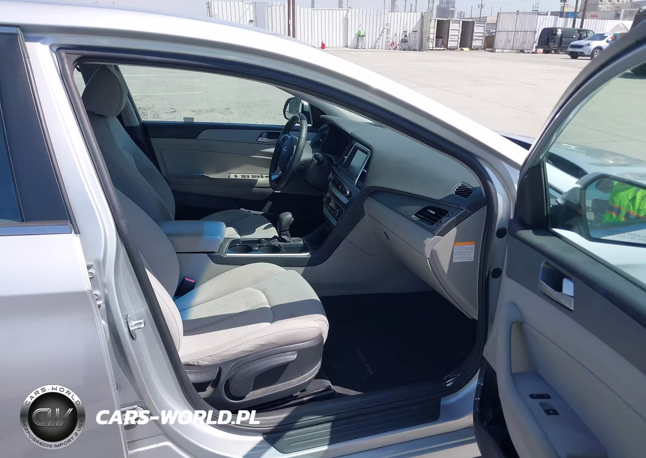 2019 Hyundai Sonata Hybrid Se VIN:KMHE24L34KA087648 - 5