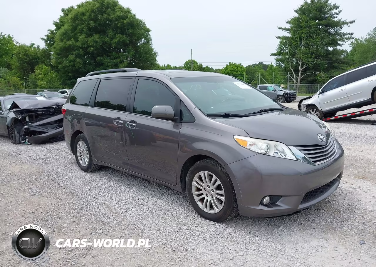 2015 Toyota Sienna Xle Premium 8 Passenger