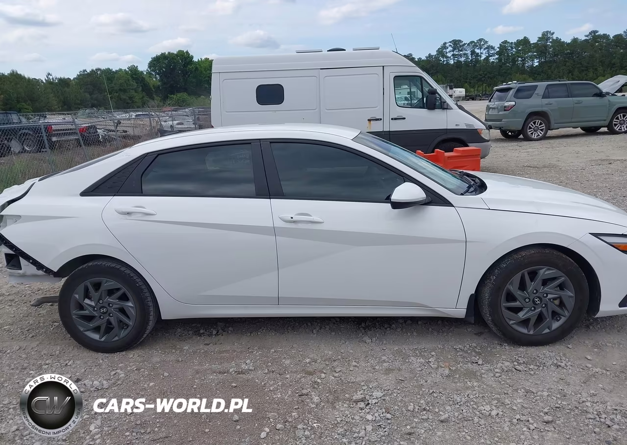 2024 Hyundai Elantra Hybrid Blue VIN:KMHLM4DJ9RU108288 - 13