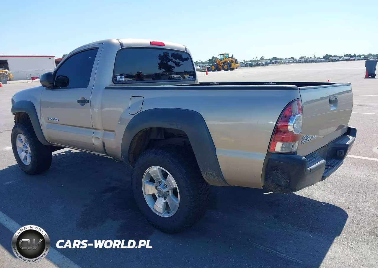 2008 Toyota Tacoma VIN:5TEPX42N08Z562499 - 3