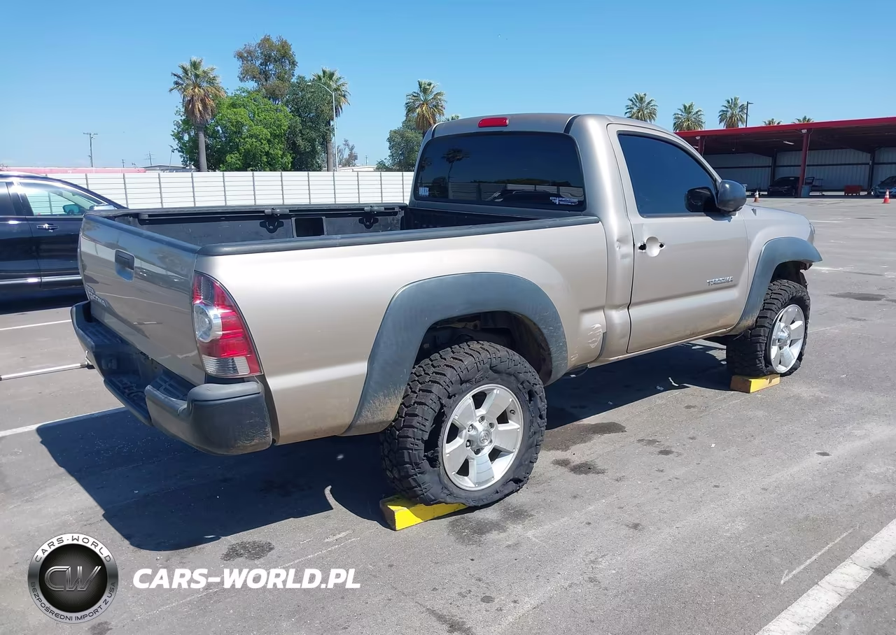 2008 Toyota Tacoma VIN:5TEPX42N08Z562499 - 4