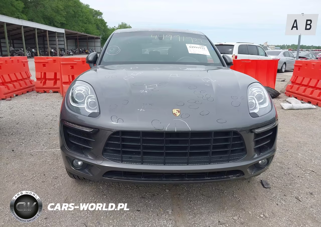 2016 Porsche Macan S VIN:WP1AB2A56GLB42817 - 12