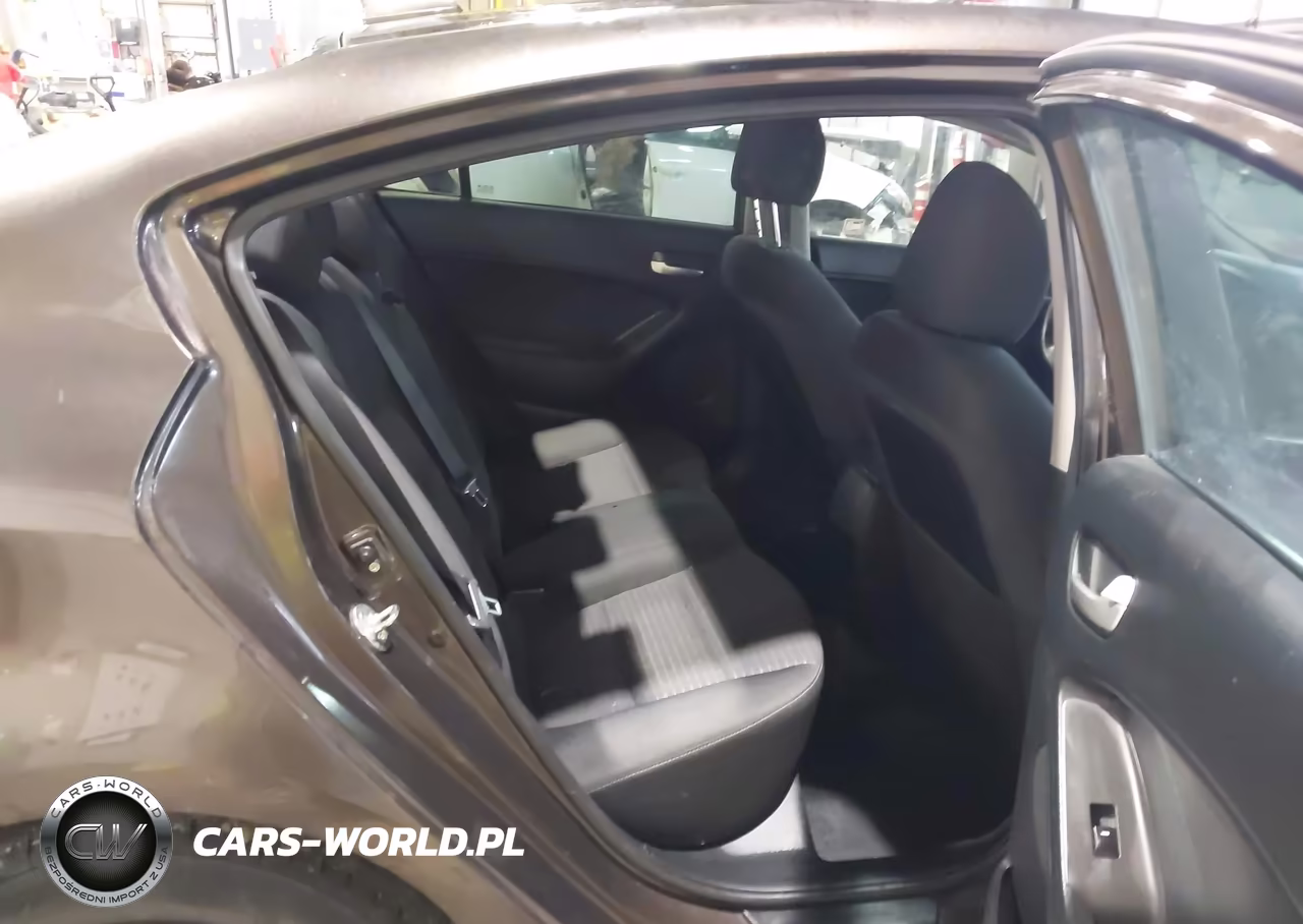 2018 Kia Forte Lx VIN:3KPFL4A75JE202166 - 8