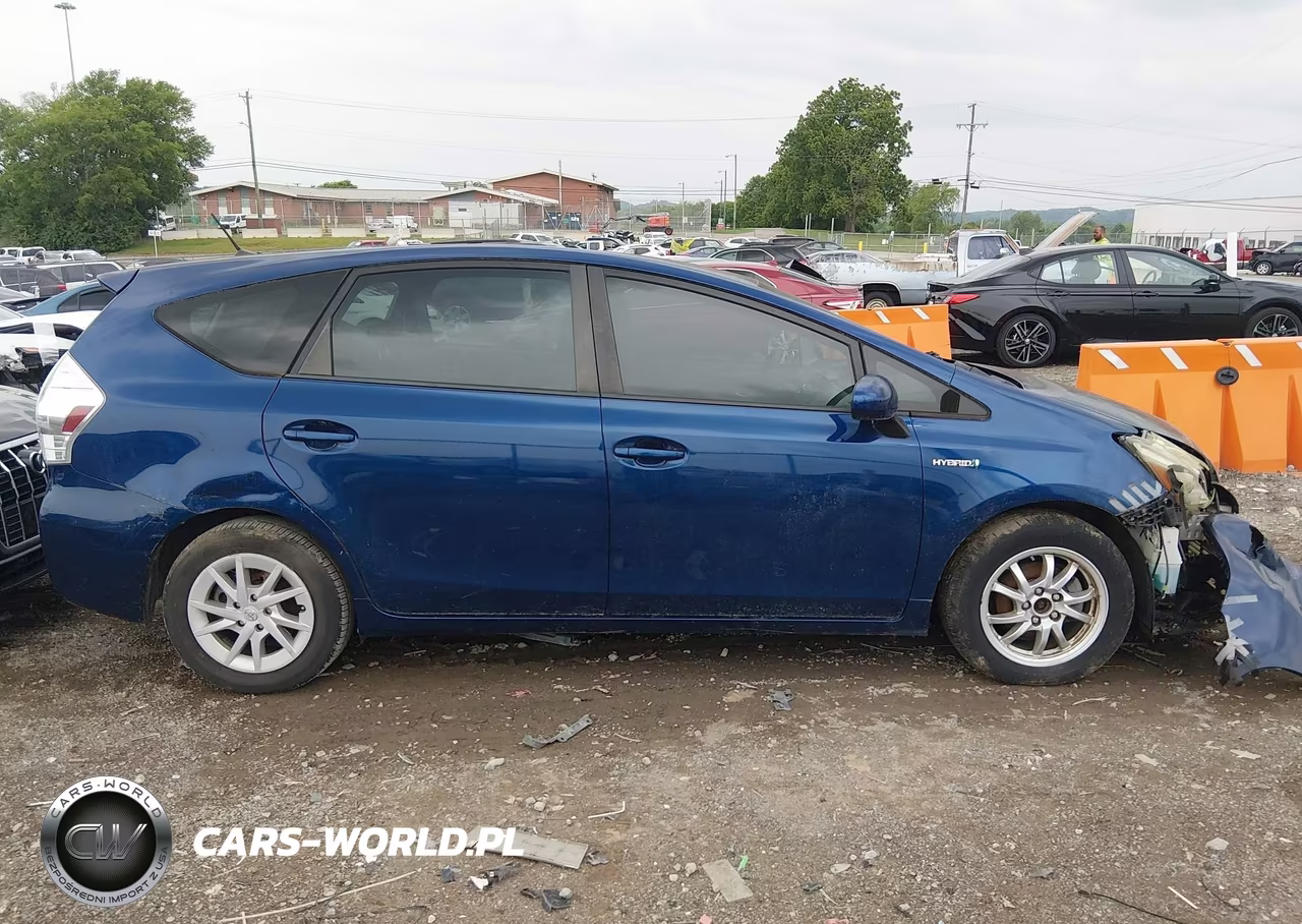 2013 Toyota Prius V Two VIN:JTDZN3EU3D3260225 - 12