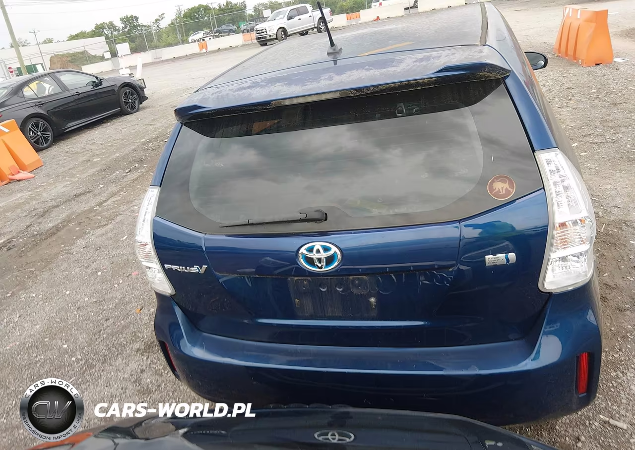 2013 Toyota Prius V Two VIN:JTDZN3EU3D3260225 - 15