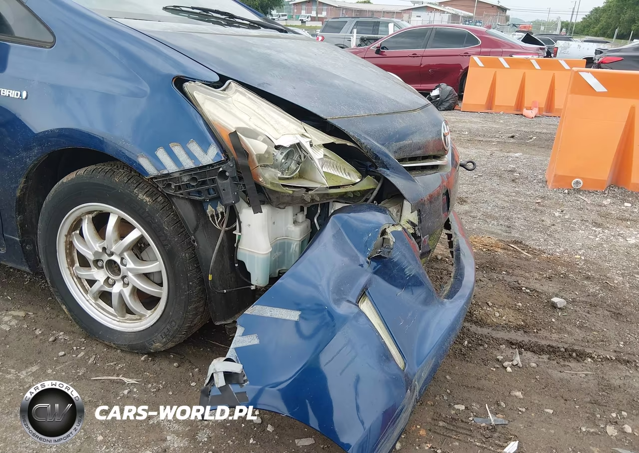 2013 Toyota Prius V Two VIN:JTDZN3EU3D3260225 - 16