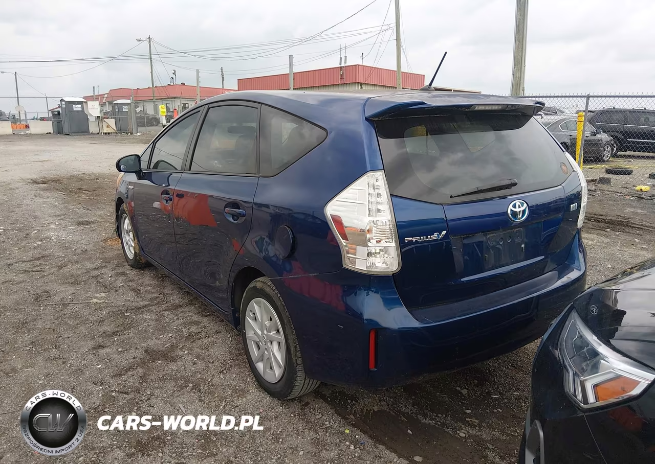 2013 Toyota Prius V Two VIN:JTDZN3EU3D3260225 - 3