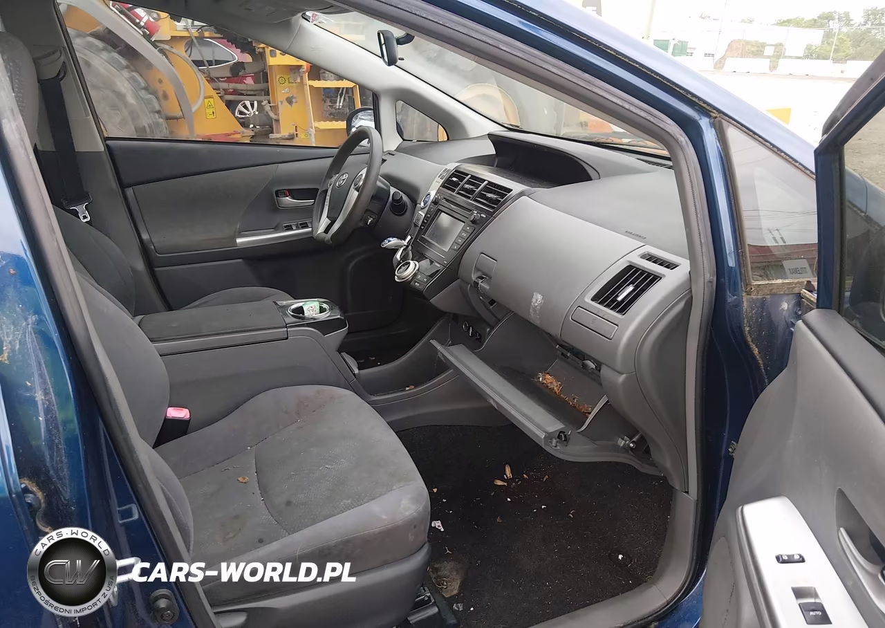 2013 Toyota Prius V Two VIN:JTDZN3EU3D3260225 - 5