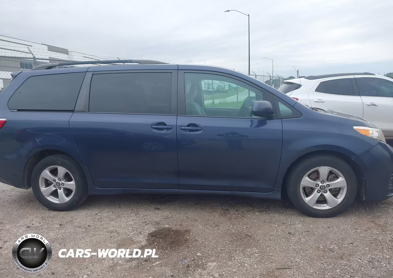 2019 Toyota Sienna Le 8 Passenger VIN:5TDKZ3DC2KS998656 - 13