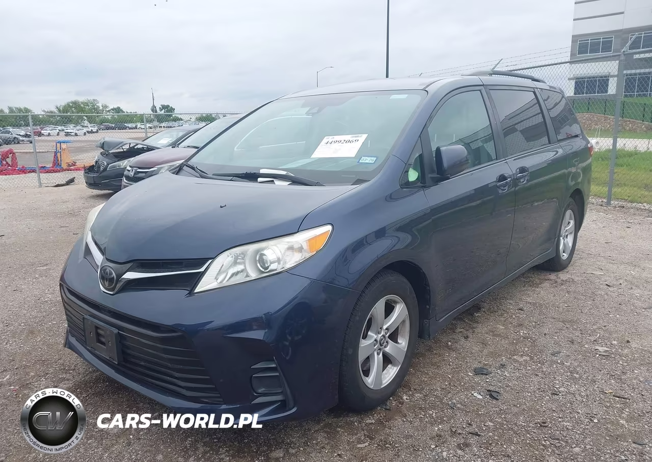 2019 Toyota Sienna Le 8 Passenger VIN:5TDKZ3DC2KS998656 - 2